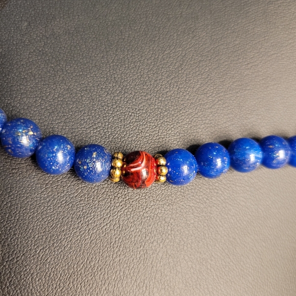 1928 Blue & Red Beaded Necklace Antiqued Gold-tone Sparkling Faux Lapis Pendant - Picture 12 of 15